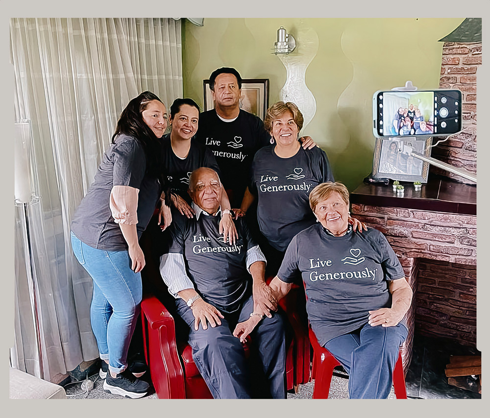 Pati, Jorge, their two daughters, and Pati's parents