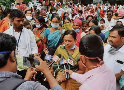 Manisha Ghule
advocates for women with limited formal education to become rural frontline development professionals.